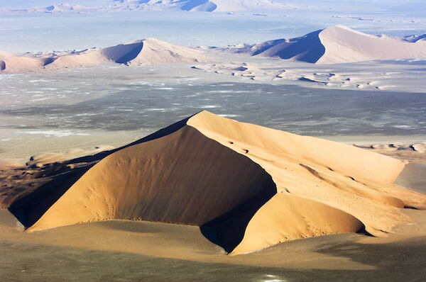 Rub' al Khali dunes in the Arabian Desert
