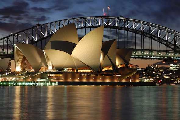 Australia Harbour Bridge in Sydney after Sunset - scr50