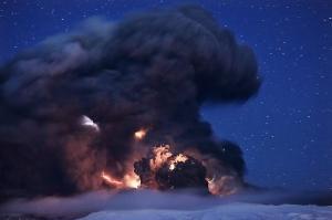 Iceland Volcano erupting
