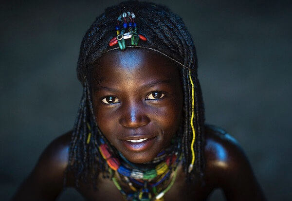 mucawana girl by Eric Lafforgue atlasofhumanity