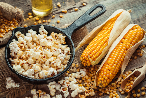 popcorn and cobs of corn