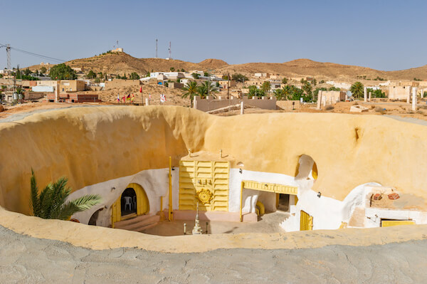 Berber cave homes in Tataouine - image by Yakub88